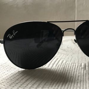 Black Ray-Ban Sunglasses